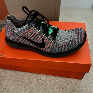 Nike Free RN Flyknit! Size 9!